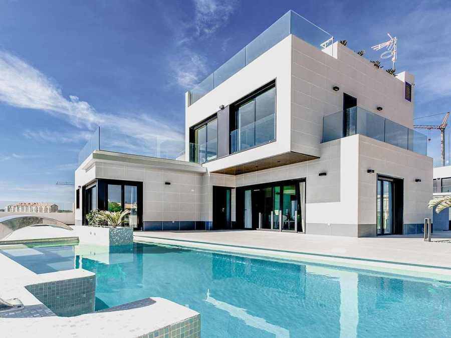 Дом двухэтажный с верхней террасой и бассейном 6ID